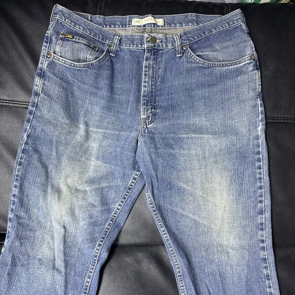 Lee Men's Straight Leg Jeans Blue Denim Light Wash Regular Fit 5-Pockets - Picture 3 of 16